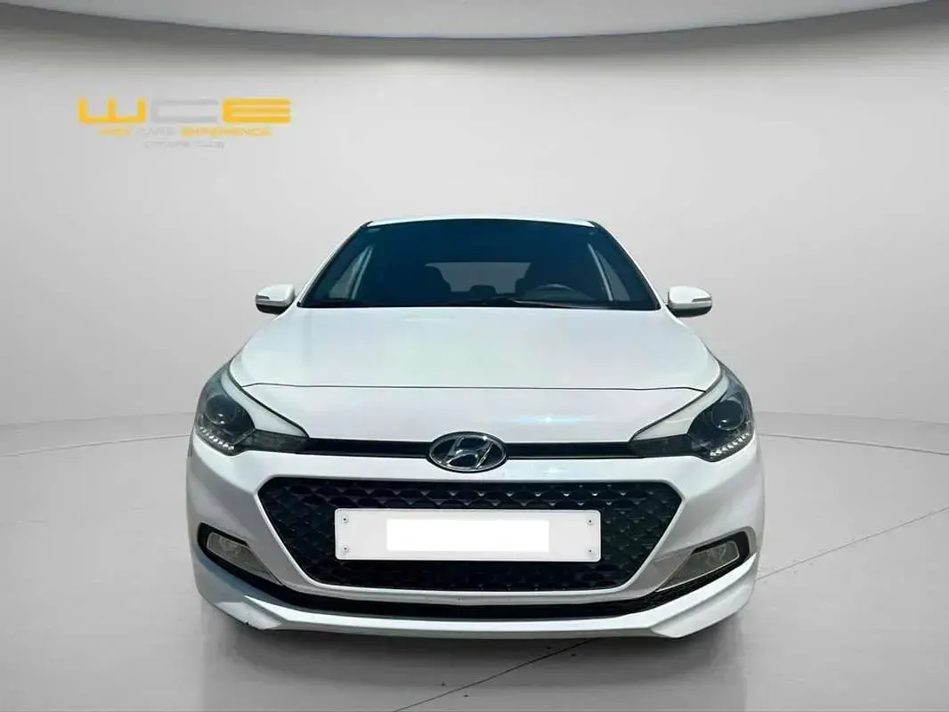 Usado Hyundai i20 90 CV (66 kW) 2018 Blanco Utilitario