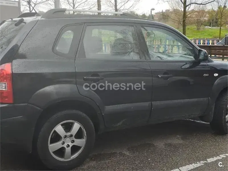 Käytetty Hyundai Tucson Comfort 142 HP (104 kW) 2006 Musta Katumaasturi