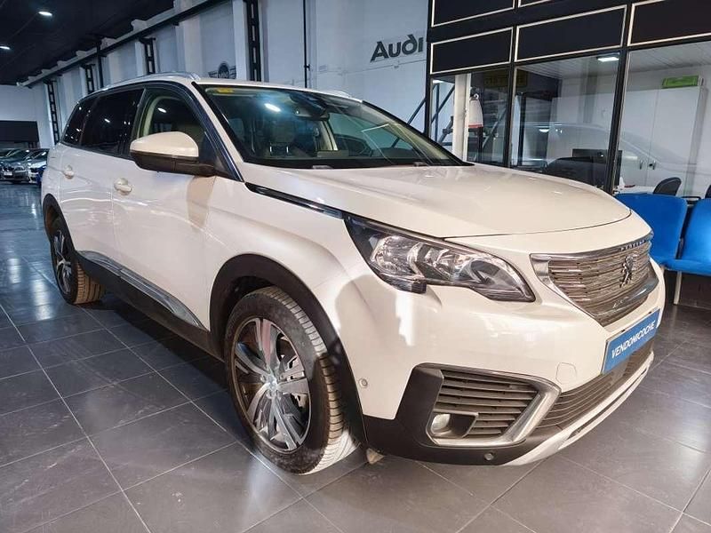 Usado Peugeot 5008 Allure 131 CV (96 kW) 2021 Blanco SUV
