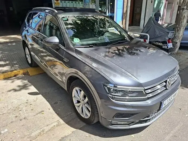 Usado VW Tiguan Allspace Advance 150 CV (110 kW) 2020 Gris / plata SUV