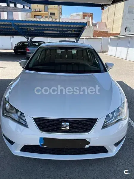 Usado Seat Leon Style 105 CV (77 kW) 2015 Blanco Berlina