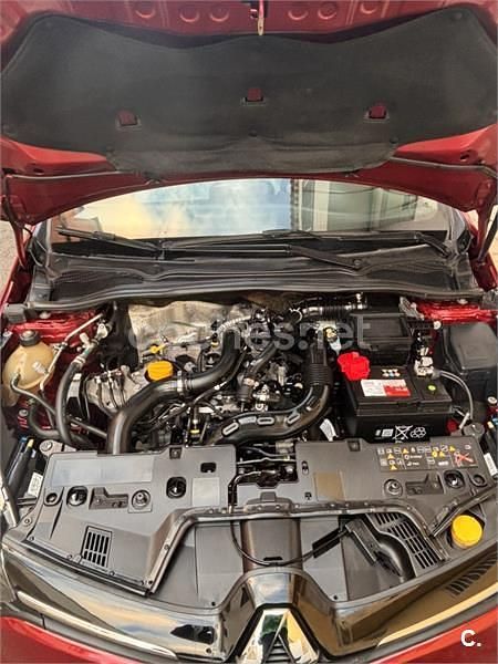 Usado Renault Clio IV Zen 90 CV (66 kW) 2018 Granate Berlina