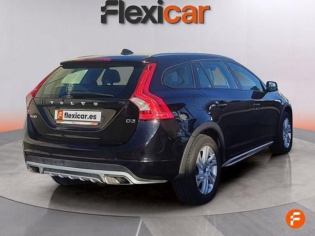 Usado Volvo V60 Kinetic 150 CV (110 kW) 2018 Negro Familiar