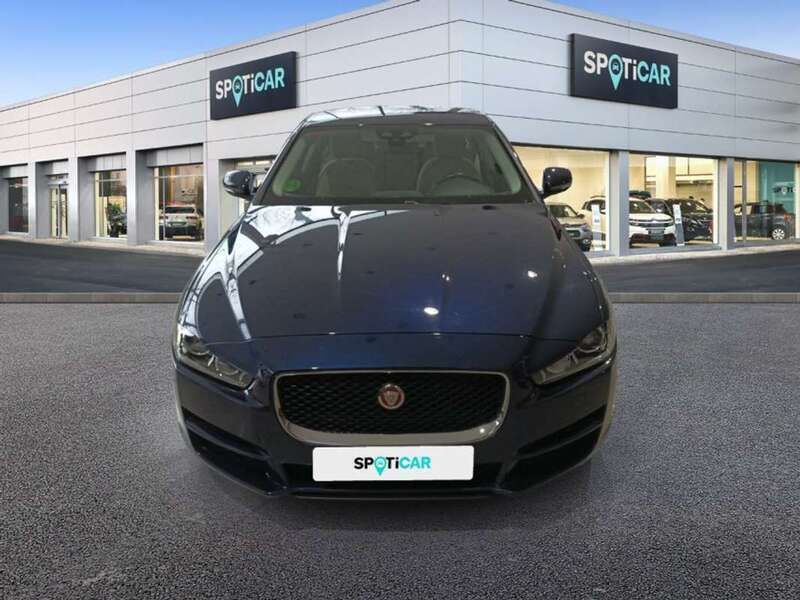 Usado Jaguar XE Prestige 179 CV (131 kW) 2018 Azul Berlina