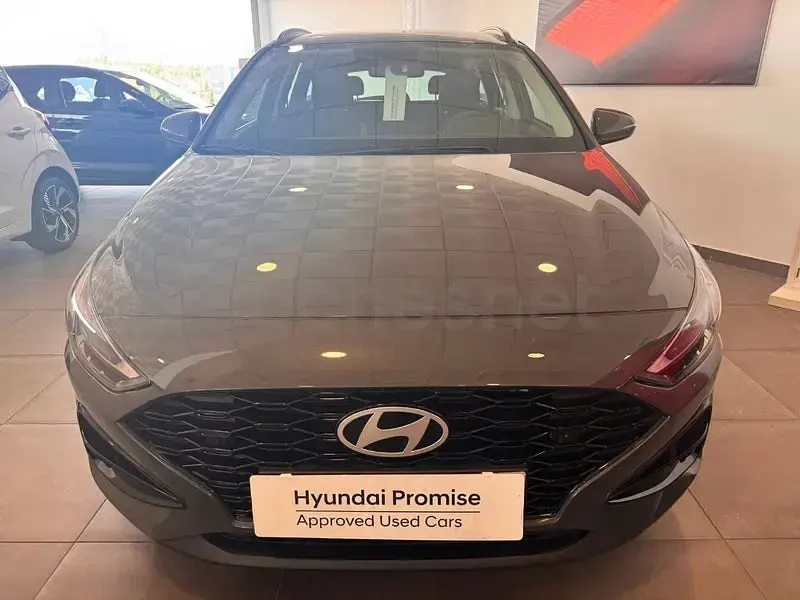 Nuevo Hyundai i30 100 CV (73 kW) 2026 Gris / plata Familiar