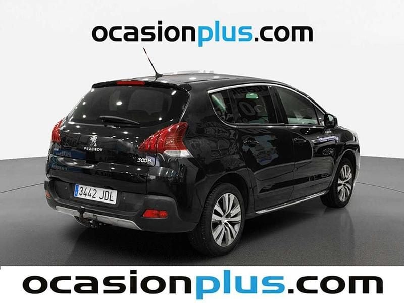 Usado Peugeot 3008 Style 150 CV (110 kW) 2015 Negro Familiar