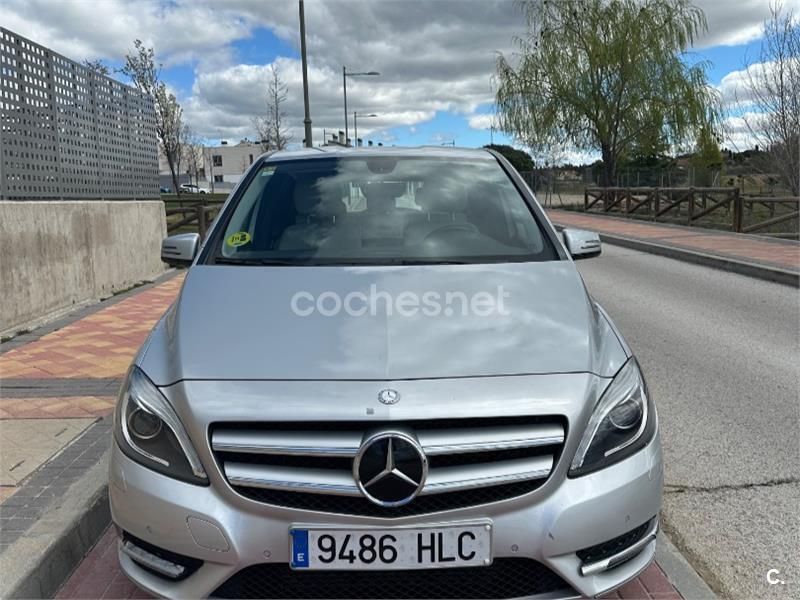 Gris / plata Usado 2012 Mercedes B200 Monovolumen | 14.000 € (Precio justo) - Imagen 1/4