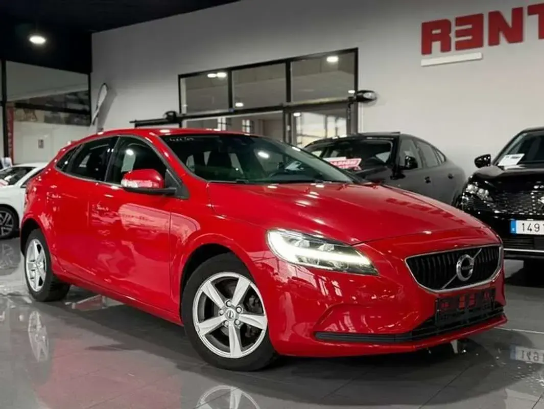 Usado Volvo V40 2018 Rojo Berlina
