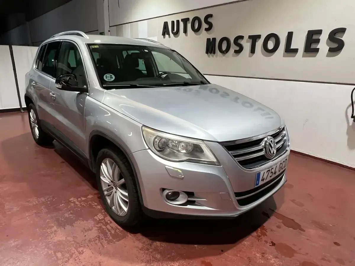 Käytetty VW Tiguan 140 HP (102 kW) 2008 Katumaasturi