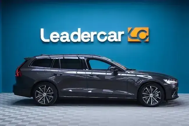 Usado Volvo V60 Plus 351 CV (258 kW) 2024 Gris Familiar
