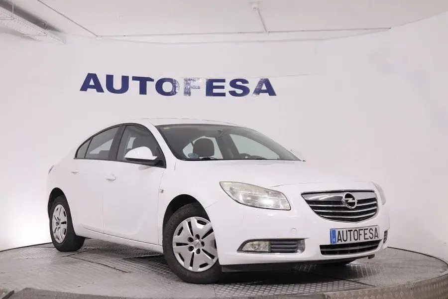 Usado Opel Insignia 140 CV (102 kW) 2012 Blanco