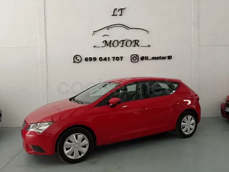Usado Seat Leon Reference 105 CV (77 kW) 2013 Rojo Berlina