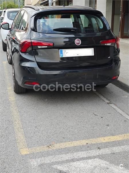 Usado Fiat Tipo Lounge 120 CV (88 kW) 2018 Negro Familiar