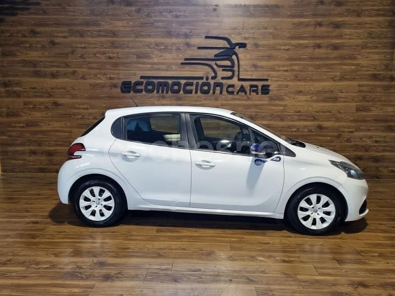 Usado Peugeot 208 75 CV (55 kW) 2015 Blanco Utilitario