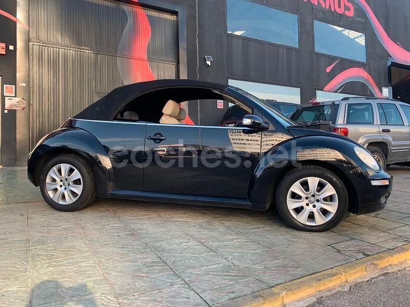 Usado VW New Beetle Cabriolet 105 CV (77 kW) 2007 Negro Descapotable