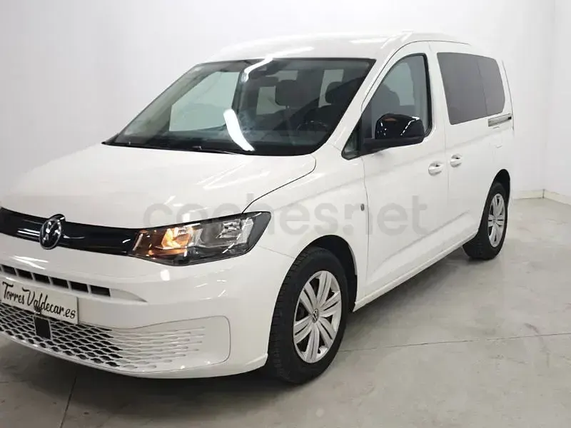 Usado VW Caddy Trendline 102 CV (75 kW) 2021 Blanco Monovolumen