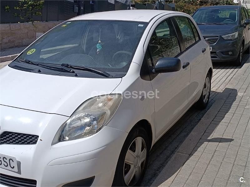 Usado Toyota Yaris 90 CV (66 kW) 2009 Blanco Utilitario