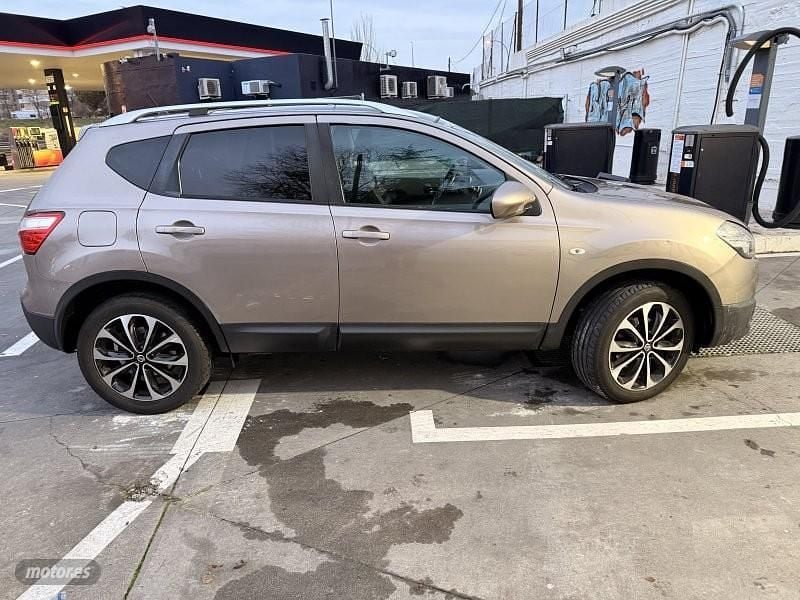Usado Nissan Qashqai Tekna 110 CV (80 kW) 2012 Oro / dorado SUV