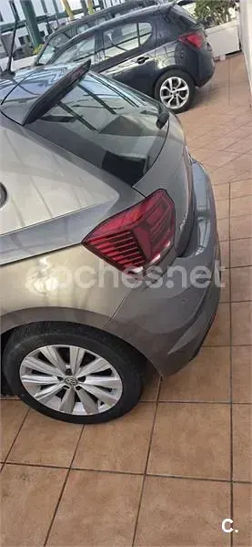 Usado VW Polo Advance 95 CV (69 kW) 2019 Gris / plata Utilitario