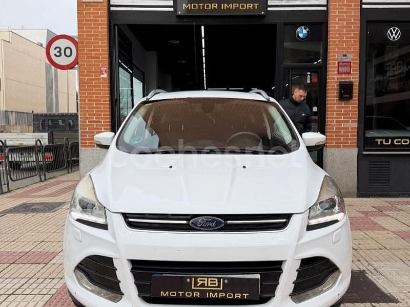 Usado Ford Kuga Business Edition 150 CV (110 kW) 2016 Blanco SUV