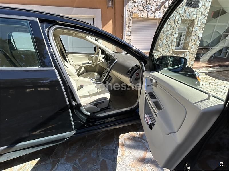 Usado Volvo XC60 Drive Kinetic 163 CV (119 kW) 2011 Negro SUV