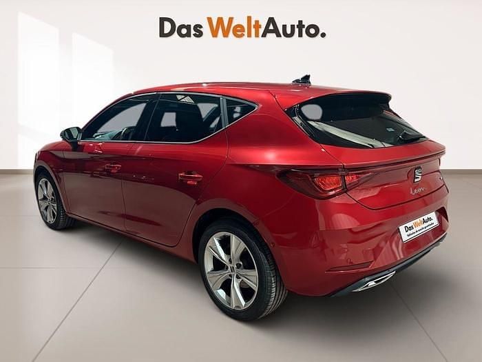 Usado Seat Leon FR 116 CV (85 kW) 2025 Rojo