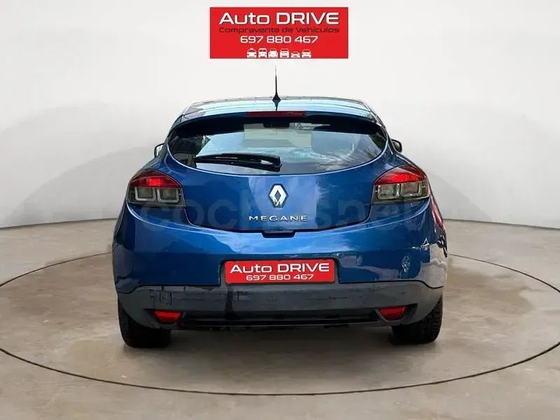 Usado Renault Mégane III 105 CV (77 kW) 2010 Azul Berlina