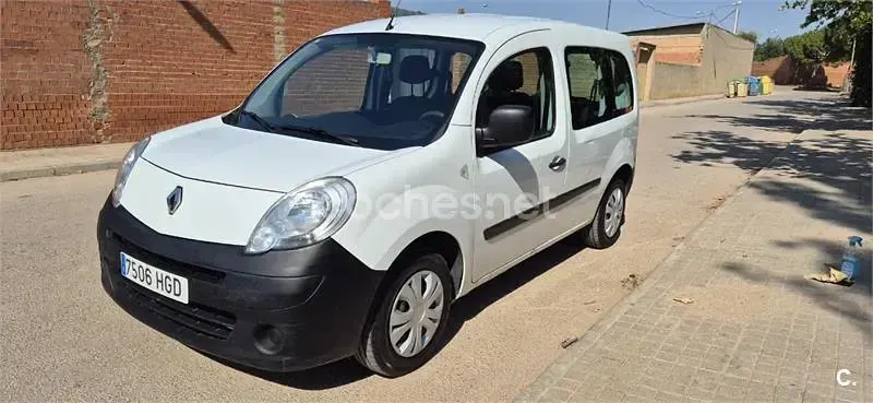 Usado Renault Kangoo 85 CV (62 kW) 2011 Blanco Monovolumen