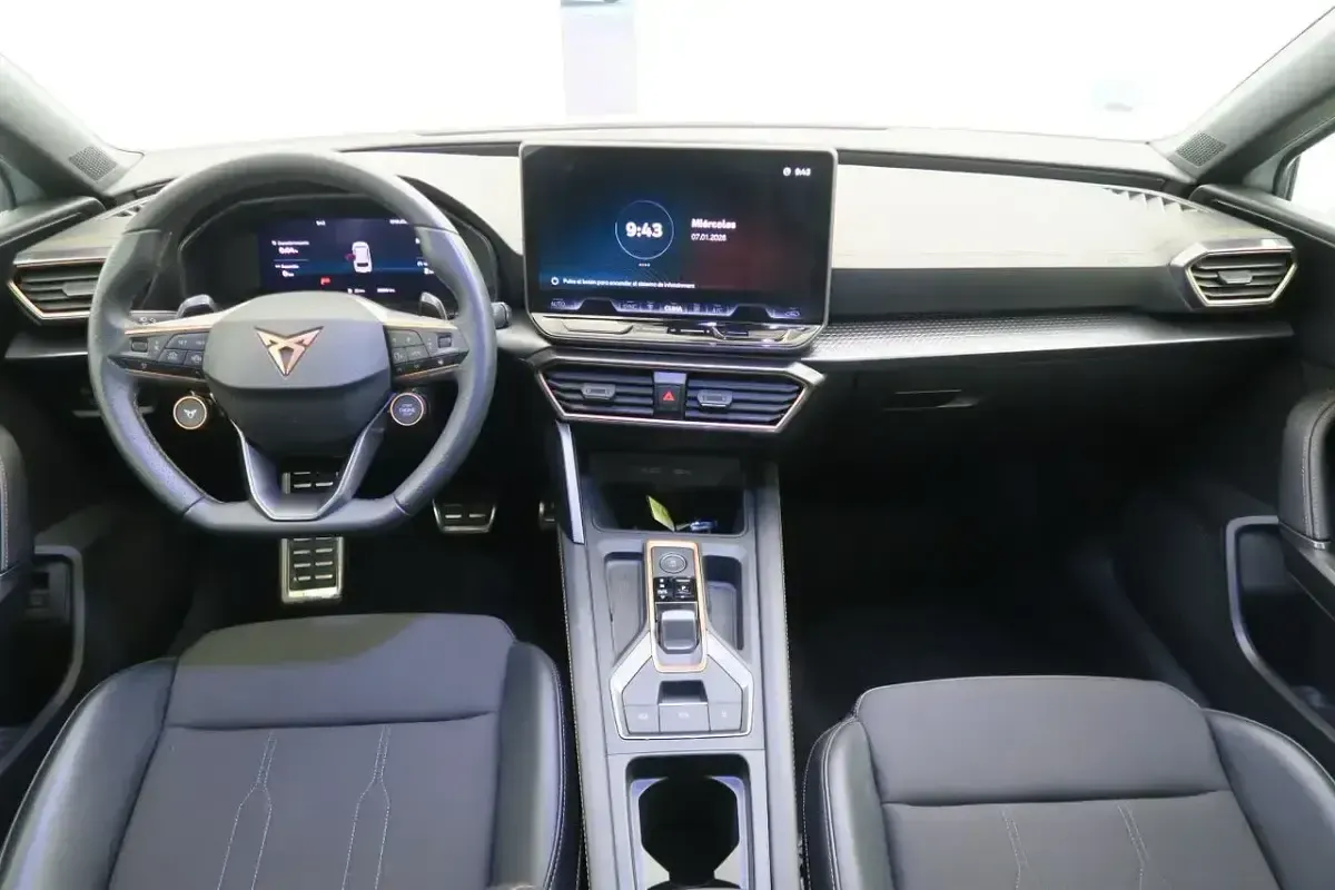 Usado Cupra Leon 150 CV (110 kW) 2025 Blanco Familiar
