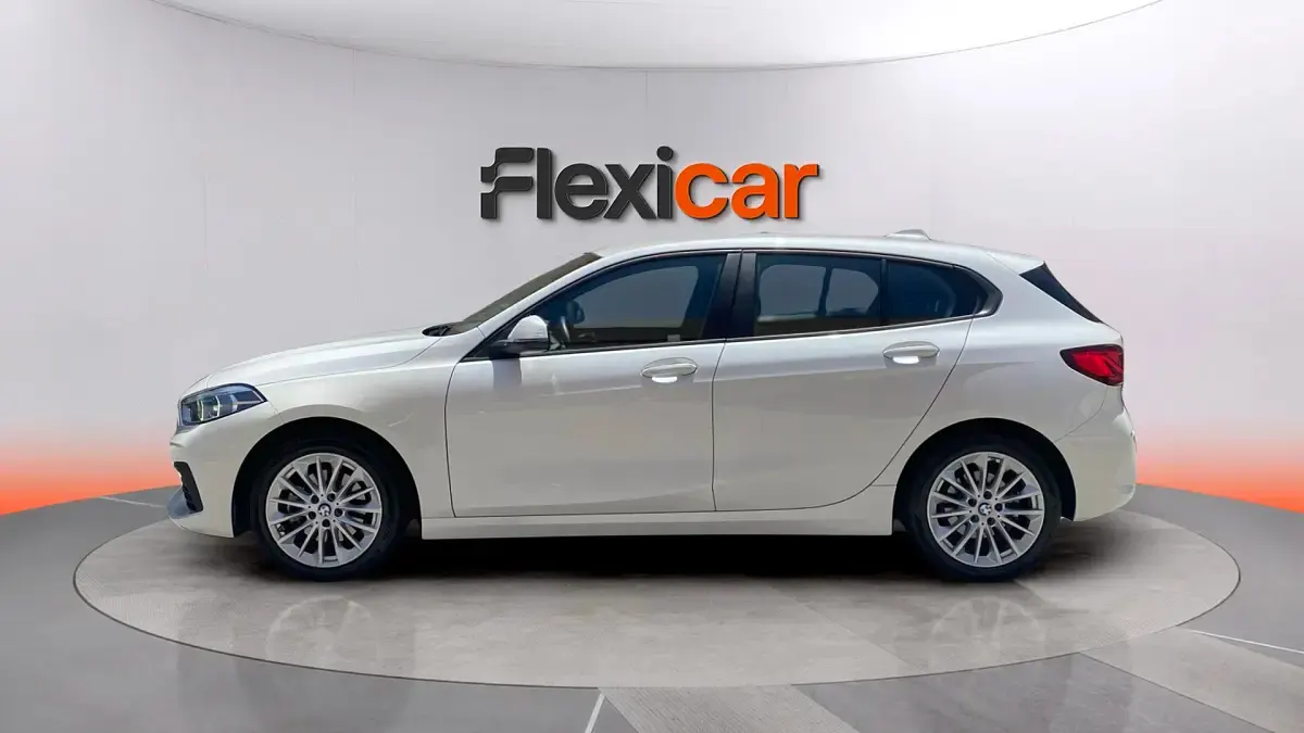 Usado BMW 118 136 CV (100 kW) 2023 Blanco Utilitario