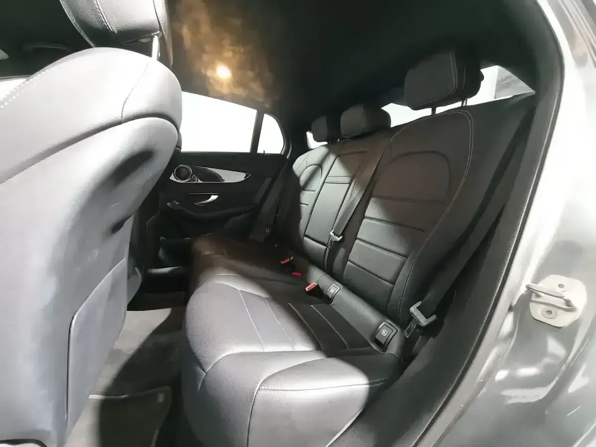 Usado Mercedes GLC300 258 CV (189 kW) 2019 Gris SUV