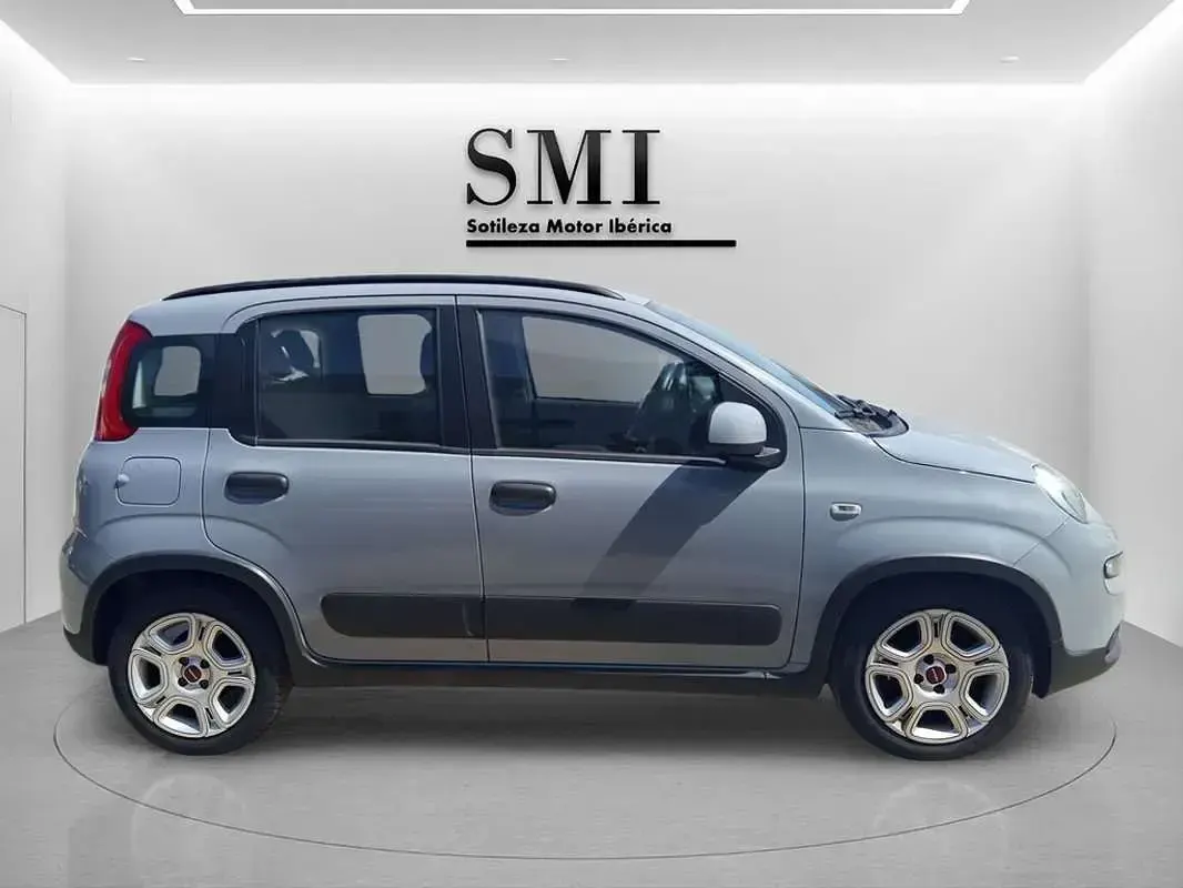 Usado Fiat Panda 69 CV (50 kW) 2022 Gris Utilitario
