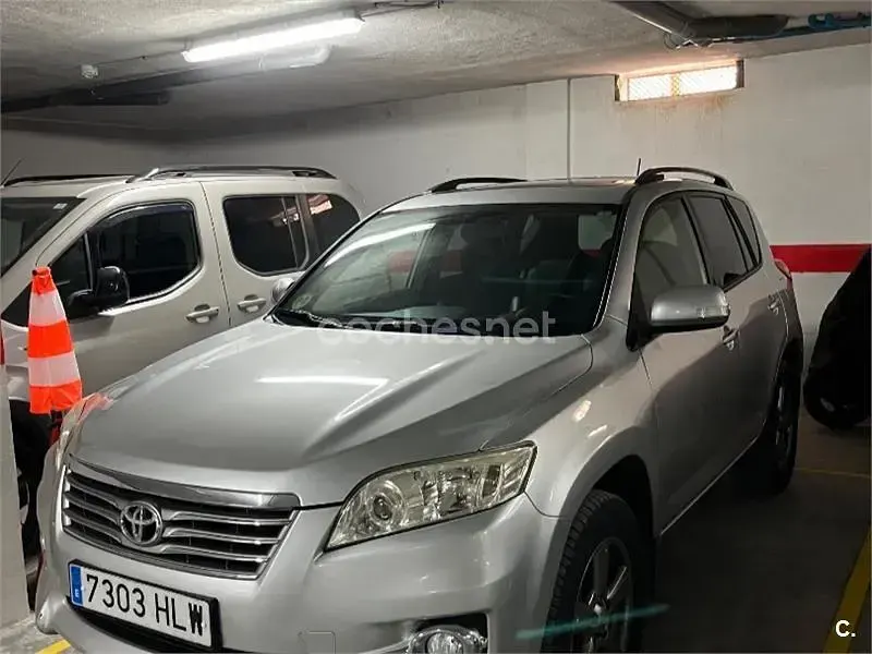 Usado Toyota RAV4 Executive 150 CV (110 kW) 2012 Gris / plata SUV