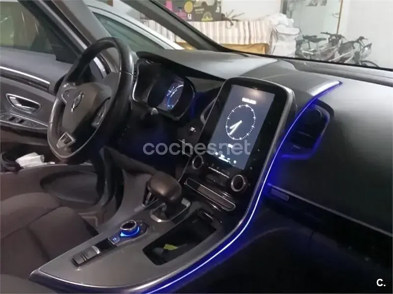 Usado Renault Espace Zen 160 CV (117 kW) 2015 Gris / plata Monovolumen