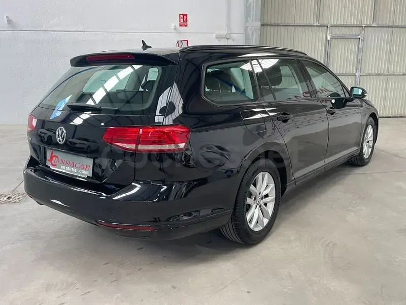 Usado VW Passat Advance 120 CV (88 kW) 2018 Negro Familiar