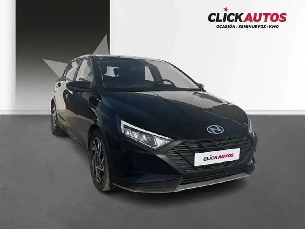 Usado Hyundai i20 80 CV (58 kW) 2025 Negro Utilitario
