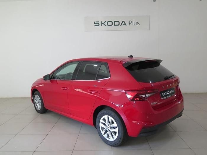 Rojo Usado 2024 Skoda Fabia Selection Utilitario | 16.900 € (Caro) - Imagen 1/4