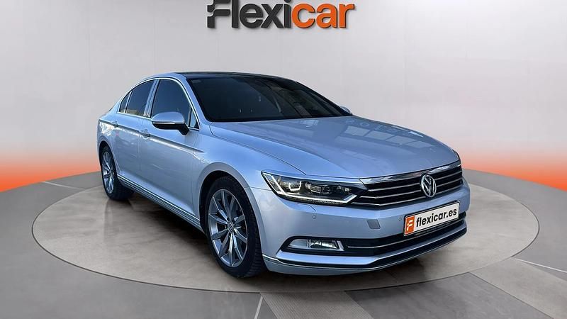 Usado VW Passat Advance 150 CV (110 kW) 2019 Gris Berlina