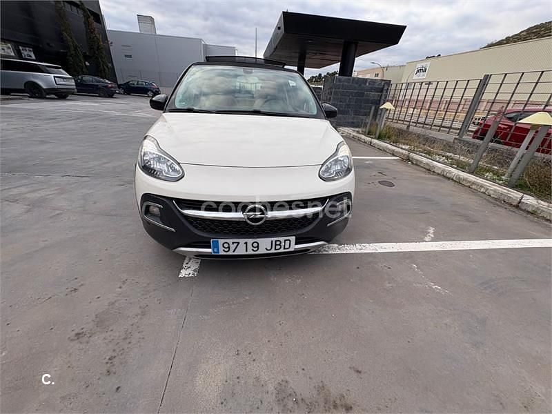 Usado Opel Adam Rocks 115 CV (84 kW) 2014 Beige Utilitario