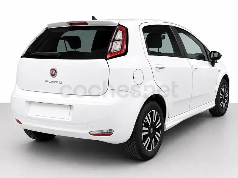 Usado Fiat Punto Young 69 CV (50 kW) 2014 Blanco Utilitario