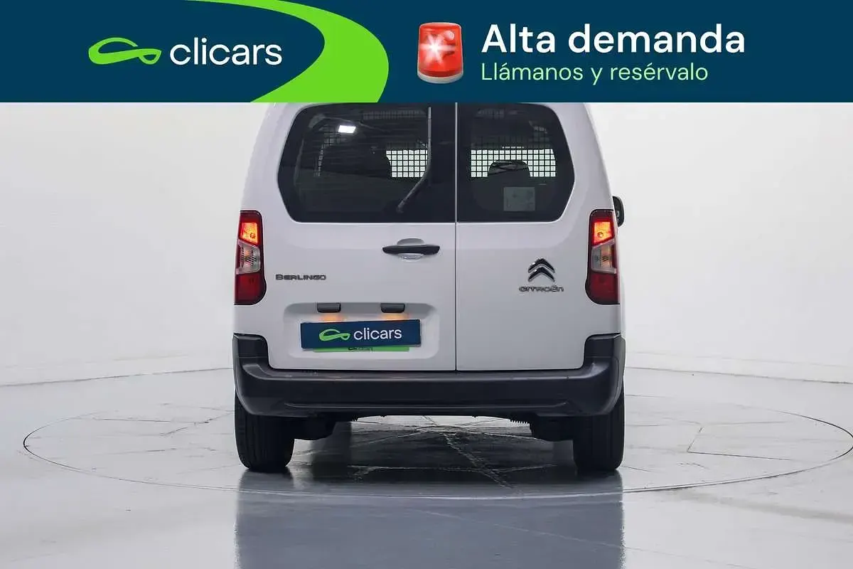 Usado Citroën Berlingo Live 102 CV (75 kW) 2023 Blanco Monovolumen