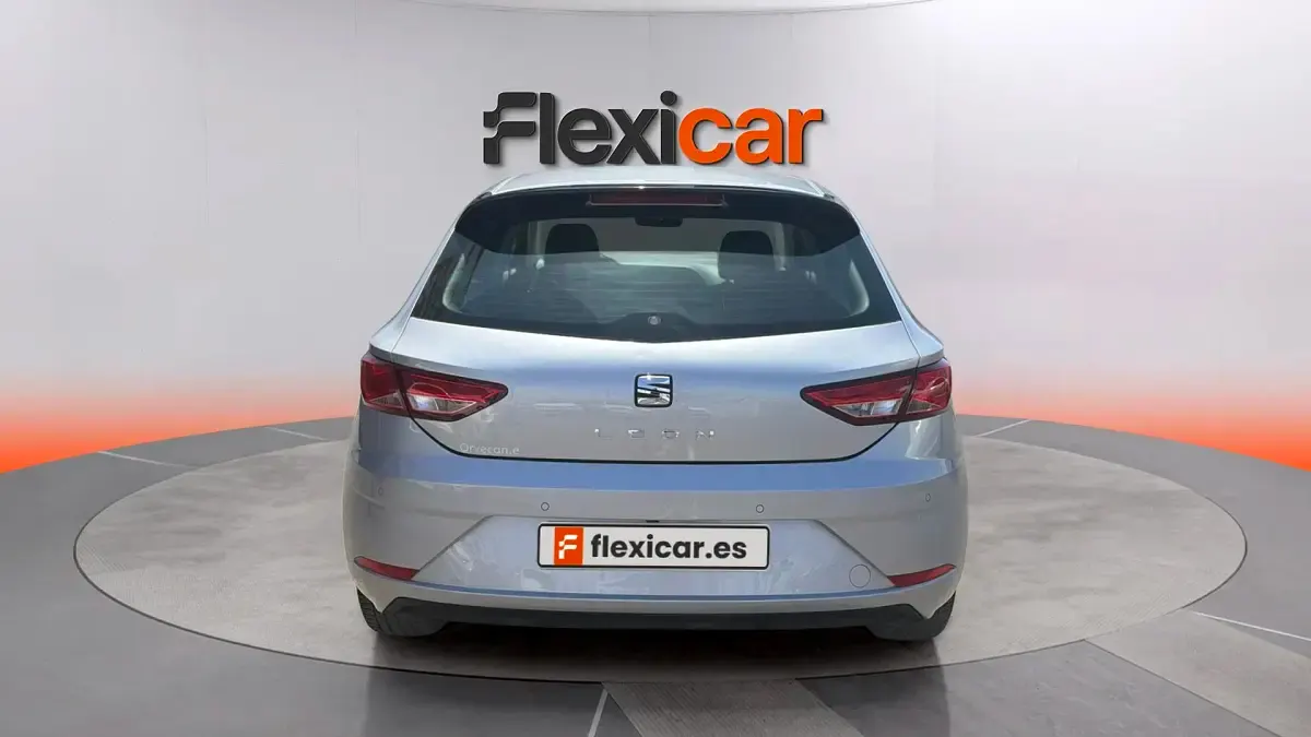 Usado Seat Leon 150 CV (110 kW) 2019 Gris Berlina