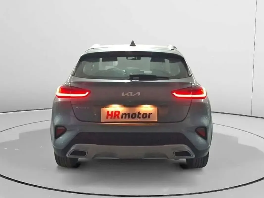 Usado Kia XCeed 137 CV (100 kW) 2022 Blanco SUV