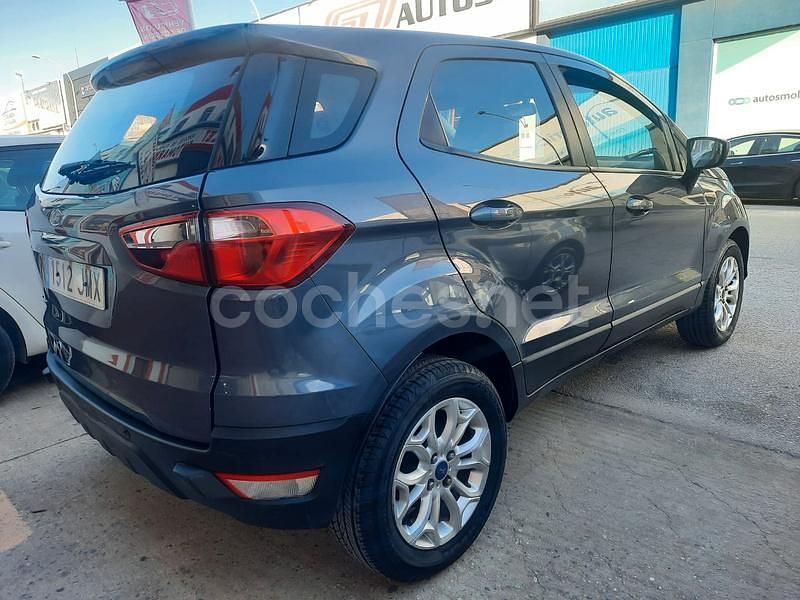 Usado Ford Ecosport Trend 112 CV (82 kW) 2016 Gris / plata SUV
