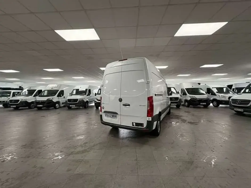 Usado Mercedes Sprinter 2023 Blanco Van