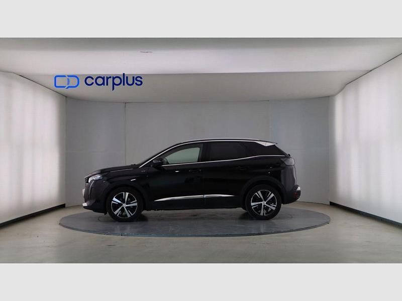 Usado Peugeot 3008 GT 130 CV (95 kW) 2021 Negro perla nera (metalizado) SUV