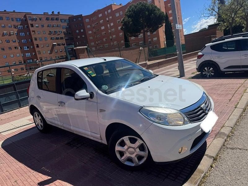 Usado Dacia Sandero Lauréate 90 CV (66 kW) 2011 Blanco Berlina
