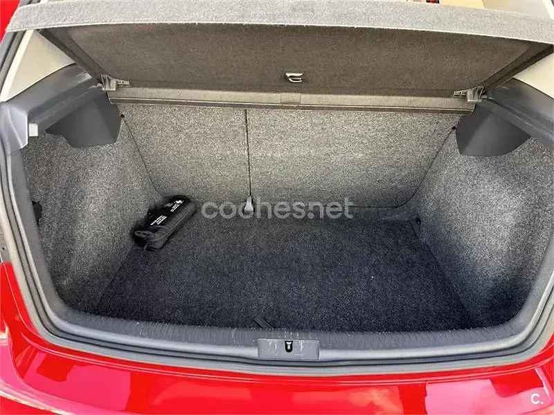 Usado VW Golf VII Advance 105 CV (77 kW) 2012 Rojo Berlina