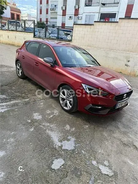 Usado Seat Leon FR 115 CV (84 kW) 2024 Rojo Berlina