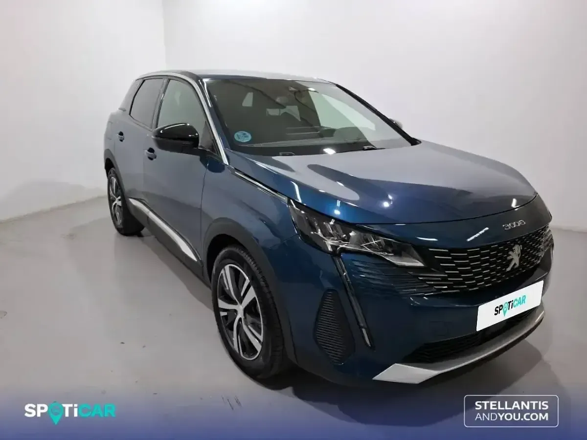 Usado Peugeot 3008 Allure 131 CV (96 kW) 2024 Azul SUV